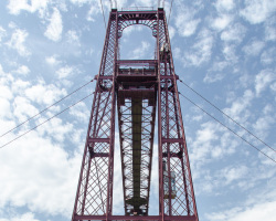 Stahlfachwerkturm der Puente de Vizcaya