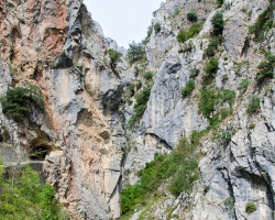 Steile Felswände