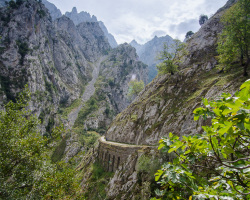 Blick auf die Gipfel der Picos de Europa