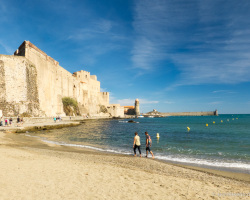 Burg direkt am Meer