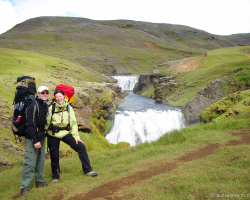 Nicole und Jan oberhalb des Skógarfoss