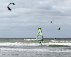 Wind- und Kitesurfer auf Rømø
