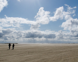 Strandszene mit Gegenlicht