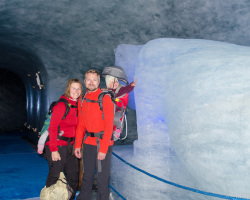 Eisskulptur in der Gletscherhöhle