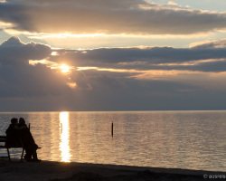 Paar im Sonnenuntergang