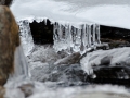Eiszapfen am Bach