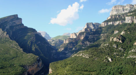 Wilde Und Einsame Bergwelten Pyrenaen