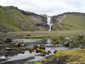 Wasserfall auf dem Weg zwischen Landmannalaugar und Skaftafell