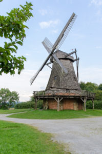 Historische Kappenwindmühle im Freilichtmuseum Detmold