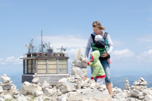 Steinmännchen bauen auf dem Mont Ventoux