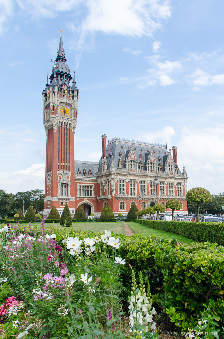 Rathaus von Calais mit Belfried