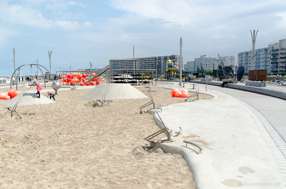 Großer, inklusiv gestalteter Spielplatz in Calais