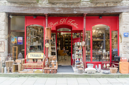 Ein spannender Antik- und Kramladen, der die Herzen von Trödelliebhabern höher hüpfen lässt. Antik- und Kramladen