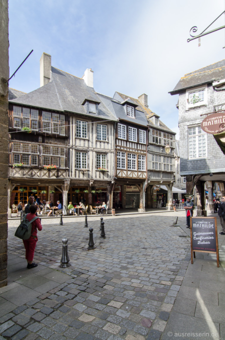 Die vielen Fachwerkhäuser versprühen Mittelalter-Charme. Die vielen Fachwerkhäuser versprühen Mittelalter-Charme.