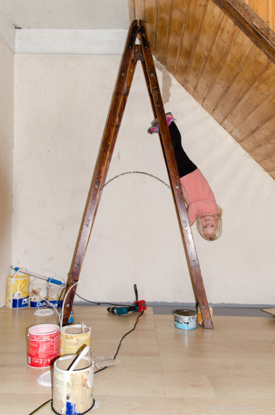 Direkt nach Öffnung war es noch leer, so dass wir kurzzeitig richtig Spaß hatten. Fotospaß im Haus steht Kopf in Tirol