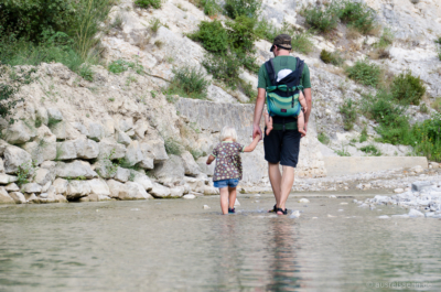 Mal was anderes: Wir wandern direkt durch das Flussbett. Gorge du Toulourenc: Wandern im Fluss