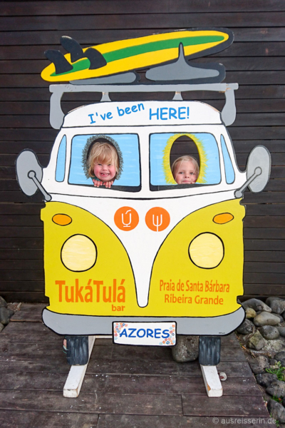 Das Tourifoto musste sein :-) Mädels vor Tuka Tula Bar Bulli