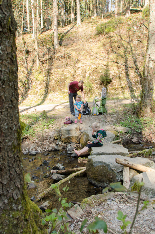 Pause auf der Steinbrücke über den Hasper Bach Pausenplatz