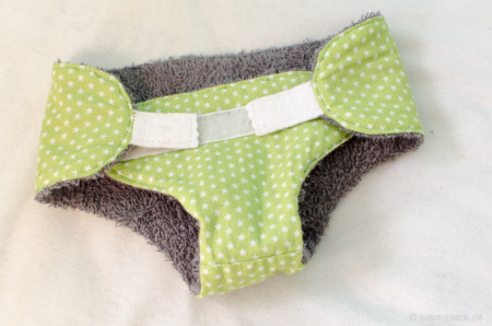 Stoffi für die Babypuppe: DIY-Puppenpamper DIY-Puppenpampers